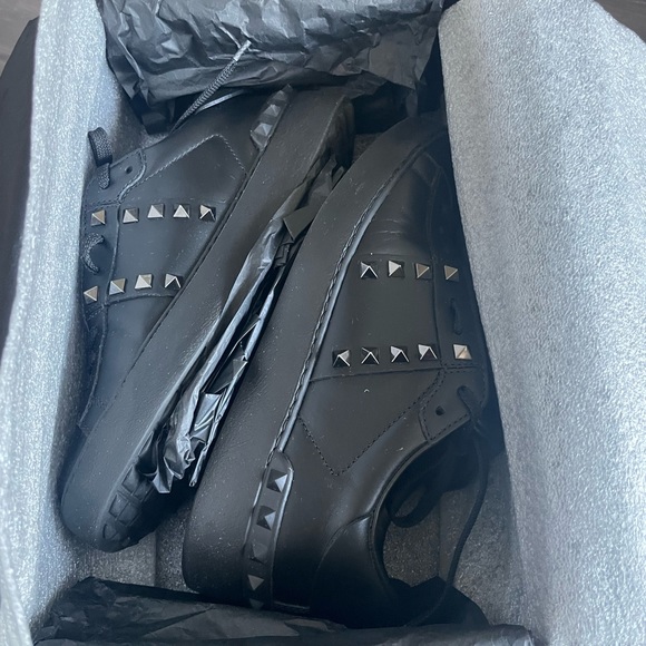 Valentino Rockstud Sneakers 👟 - Picture 12 of 15